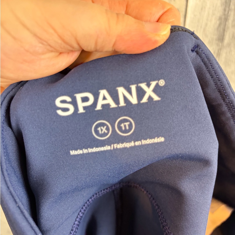 Spanx SpanxShape Booty Boost 7/8 Leggings in Timeless Navy Size 1X Plus Size Fit - Picture 8 of 14